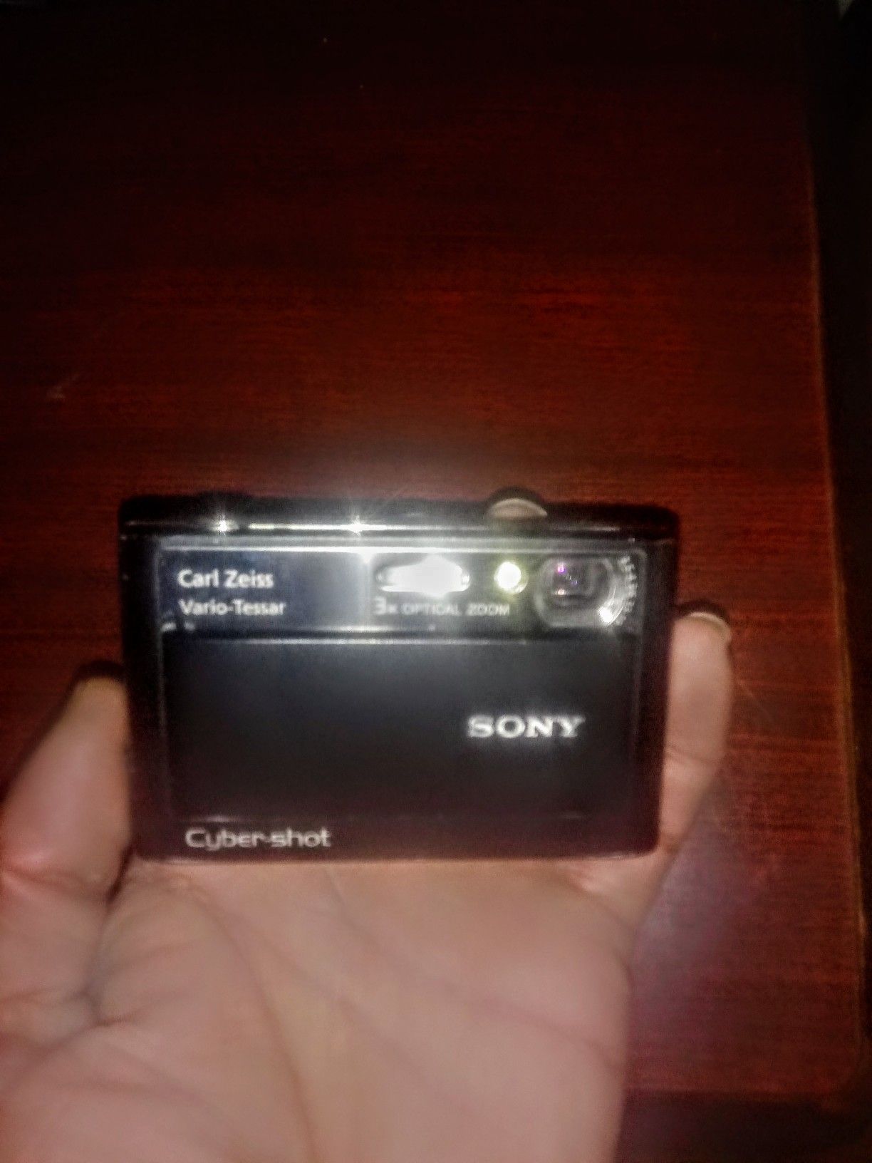 Sony Digital camera. Vario tessiar. Needs charger cable