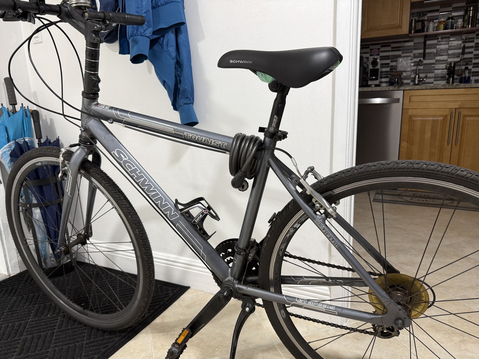 Schwinn Road Men Bike