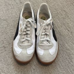 Men’s Puma Super Liga Sneakers Size 11 - Like New