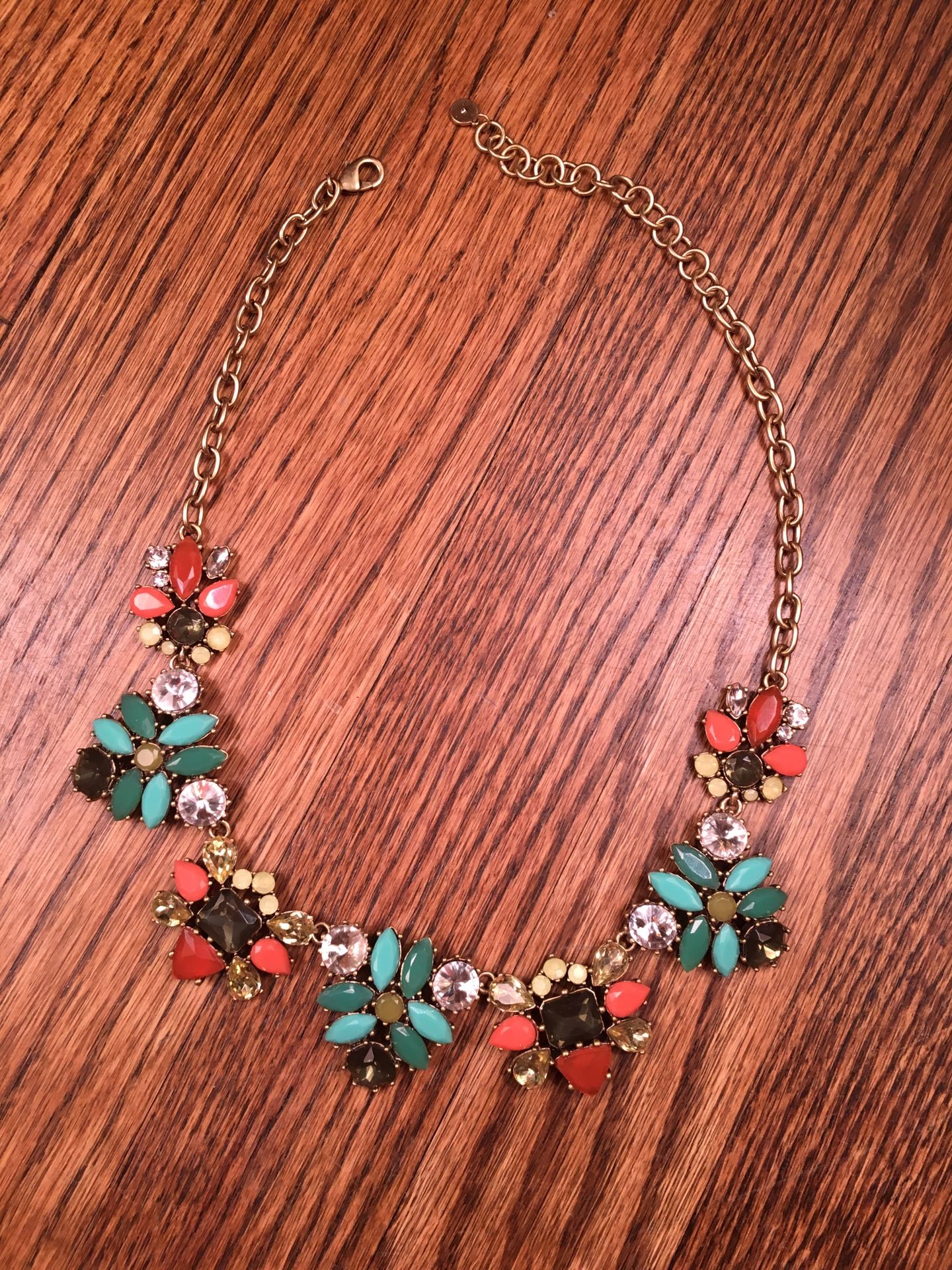 Stella & Dot statement necklace-gold, coral and turquoise tones-great condition