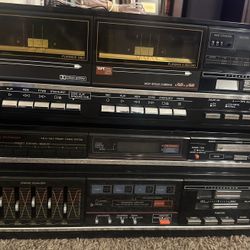 Vintage Sanyo DCX 685 Stereo Receiver And Tape deck RD W685