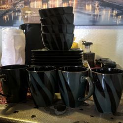 Full Set Of Plates, Bowls, And Mugs