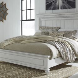 Kanwyn Whitewash Queen Panel Bed

