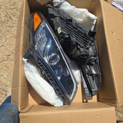 2015-2017 Oem Hyundi Headlight Assembly Low Mileage