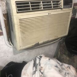 Im Selling Air Conditioner $140 Dollars