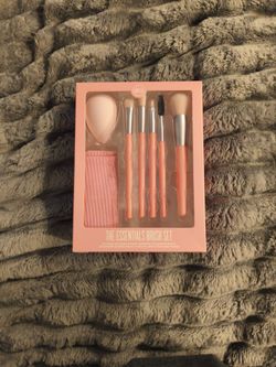The Essentials Brush Set