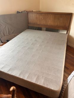 Free queen bed no mattress