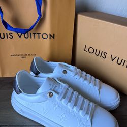White Low Sneakers
