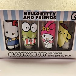 Set of 4 Hello Kitty & Friends Glassware Set 10 oz