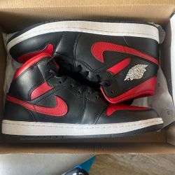 Air Jordan 1 Mid 