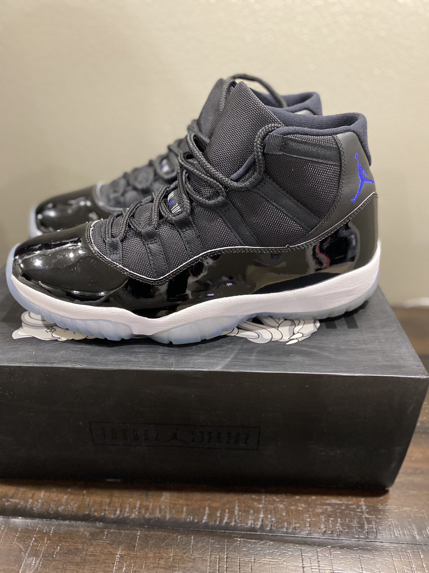 Nike Retro Air Jordan XI Space Jam Size 12 Sneakers Yeezys