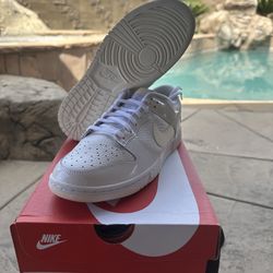 Nike Dunk Low “valentines day yellow heart” Size 9.5W/8M