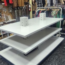 Display Shelving / Mesa Para Tu Mercancia