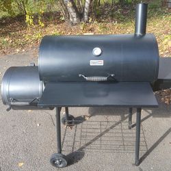 Grill/Smoker With Tool Set