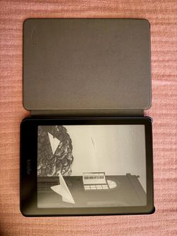 Mint-Condition Amazon Kindle Paperwhite, with Plant-Based Leather Case Included