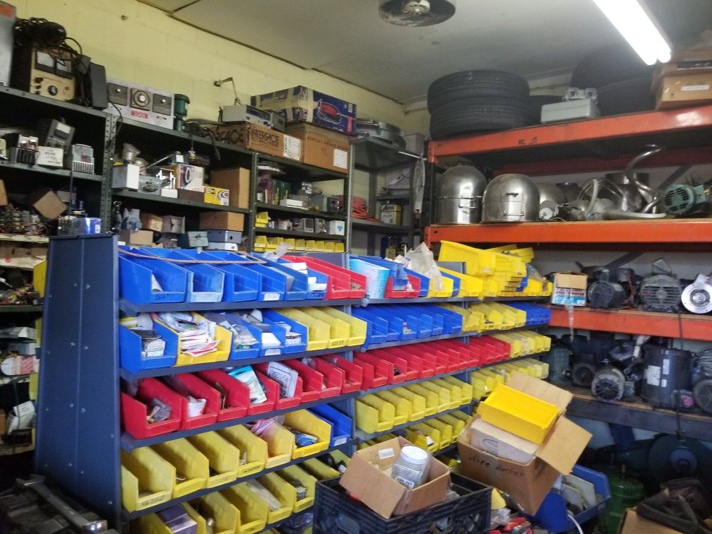 For sale: electrical equipment, blenders, mixer for commercial equipment