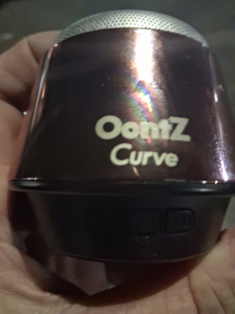 Oomtz Curve Super Loud Tiny Bluetooth Speaker