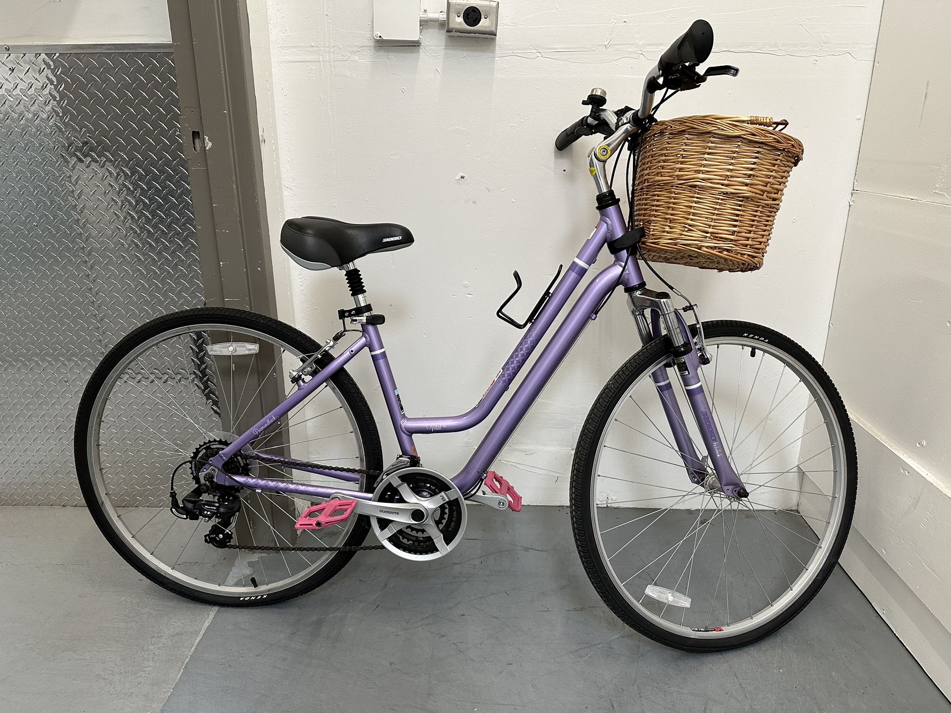 Diamondback Vital Woman s unironic Bike
