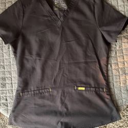 Figs Women’s Casma Three Pocket Scrub Top Gray With Yellow Stitching  (XS)