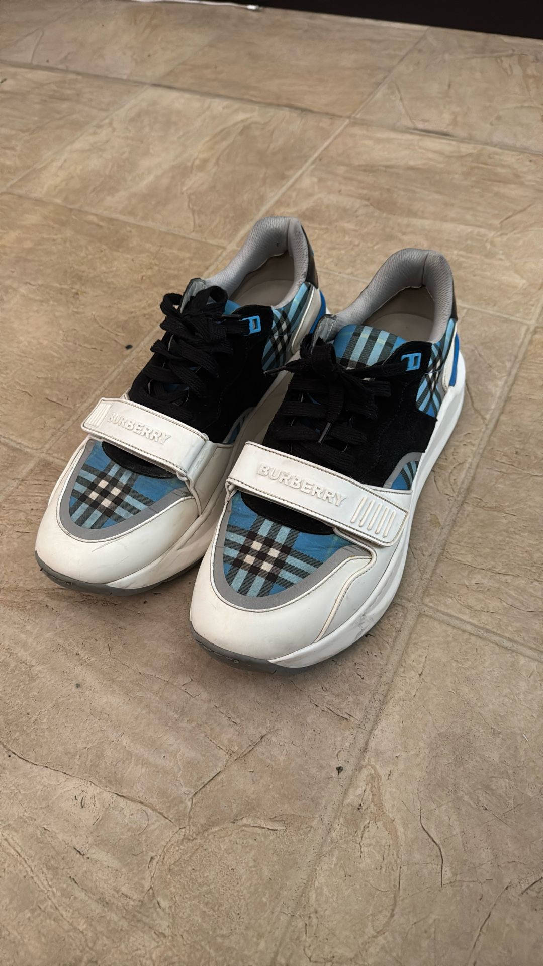Burberry Shoes SZ 44