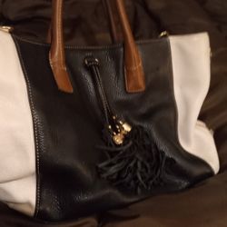 PURSE. CALVIN KLEIN  12 X 8  LEATHER