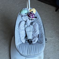 4moms mamaRoo infant swing