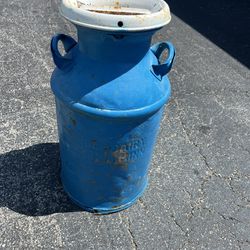 Vintage Antique Farmhouse Rustic Decorative Blue Milk Can! Great condition! 14x25in