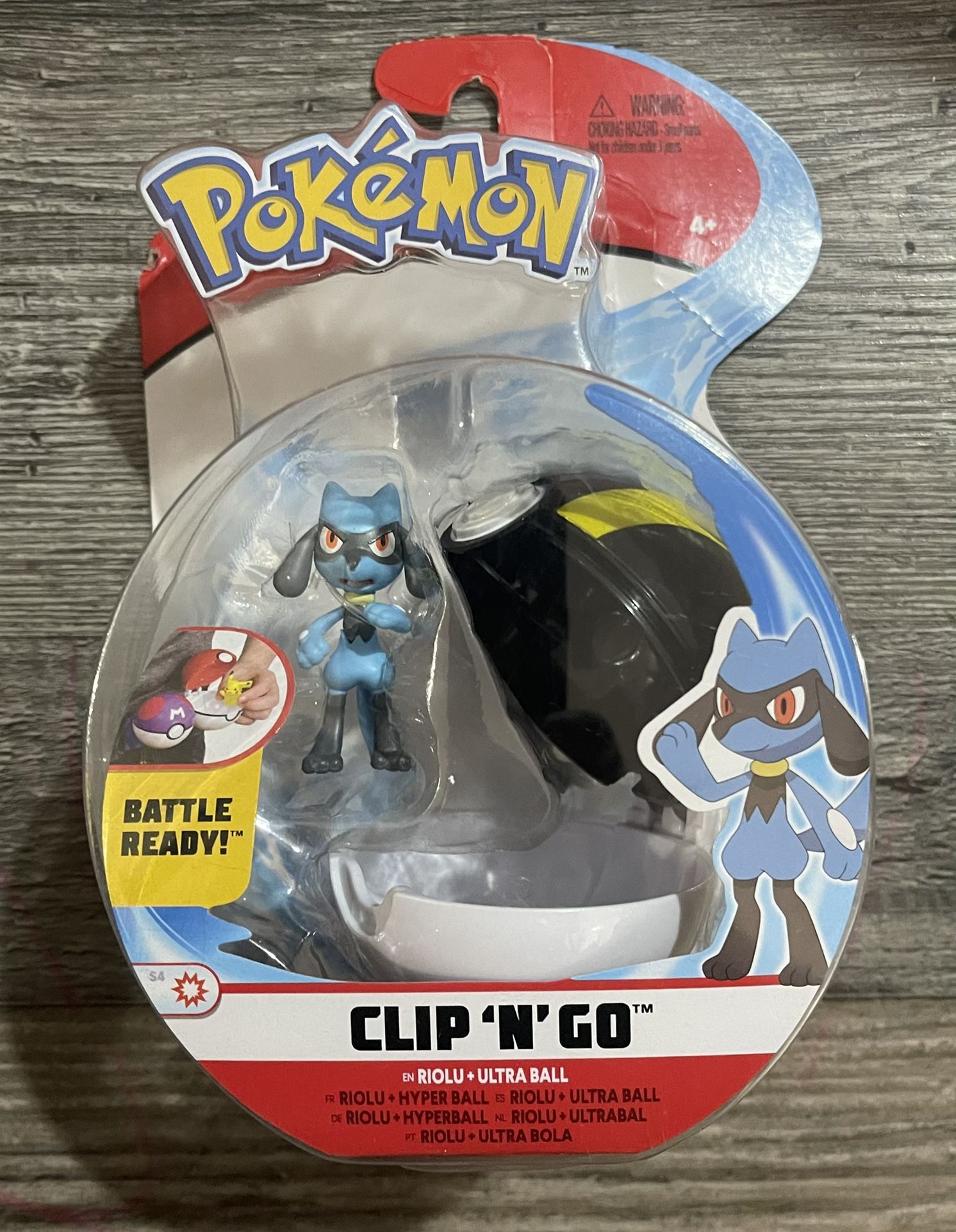 Pokemon - Clip n' Go - Riolu & Ultra Ball