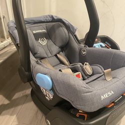 UppaBaby Mesa Infant Car Seat And Extra Base 