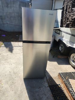 Vissani 10 cubic feet stainless steel small 21 1/2 wide by 60 in tall