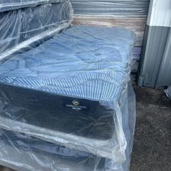 Twin Xl Size Mattress And Box Spring 