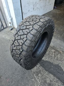 only one tire Lt37x13.50r20 Toyo  Open Country RT trail like 95% tread on $199.00 DOT ( 1324) 10 PLY