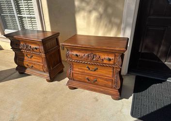 Set of 2 dressers
