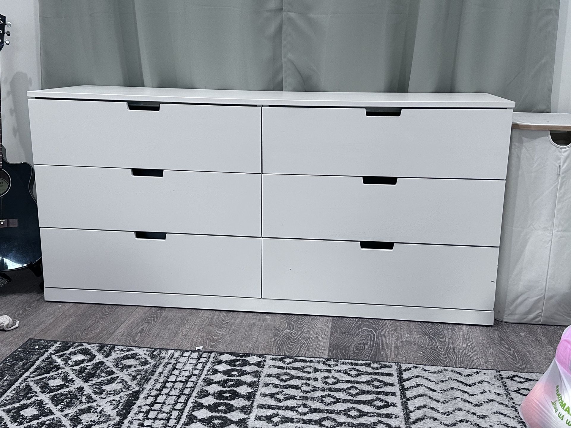 6 Drawer Dresser (white)