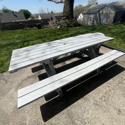Picnic Table 