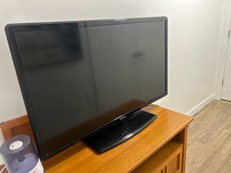 Philips ~43" TV with stand + wall mount
