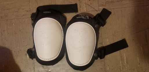 Husky knee pads