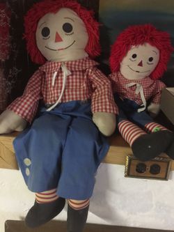 Raggedy Ann and Andy dolls