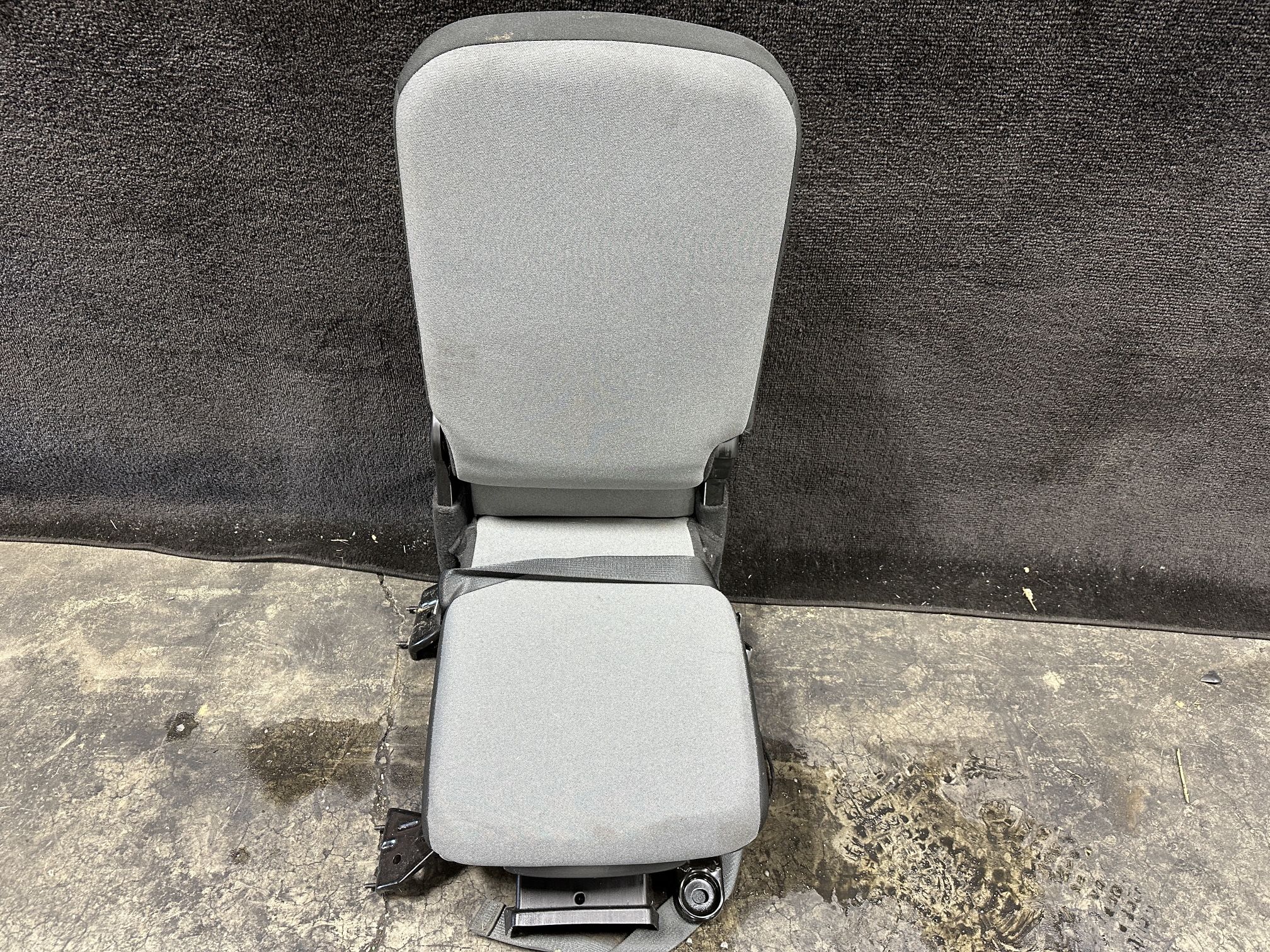 13-23 Ram 2500 Big Horn Front Center Jump Seat
