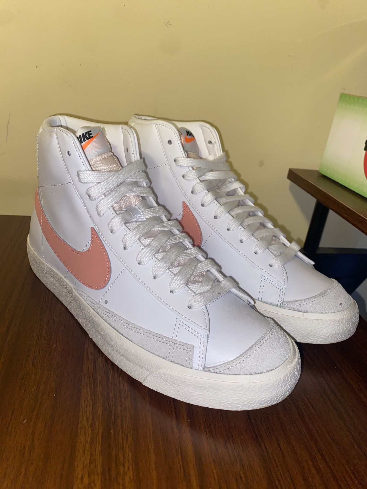 Nike Blazer '77 Atomic Pink (Size 10)