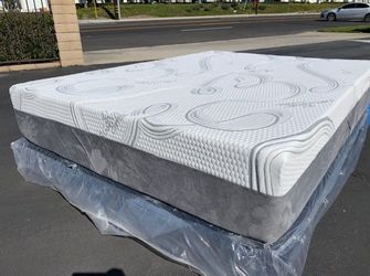 Cal King Organic Hybrid Cool Gel Memory Foam Mattress!!