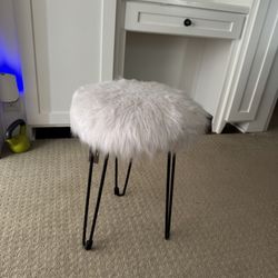 Vanity chair 