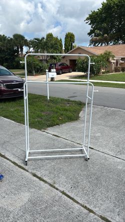 Clothing rack