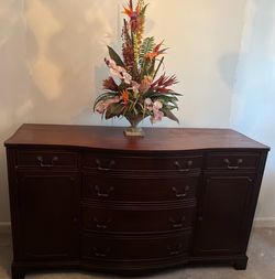 Nice  Vintage Duncan Phyfe style buffet - Make offer