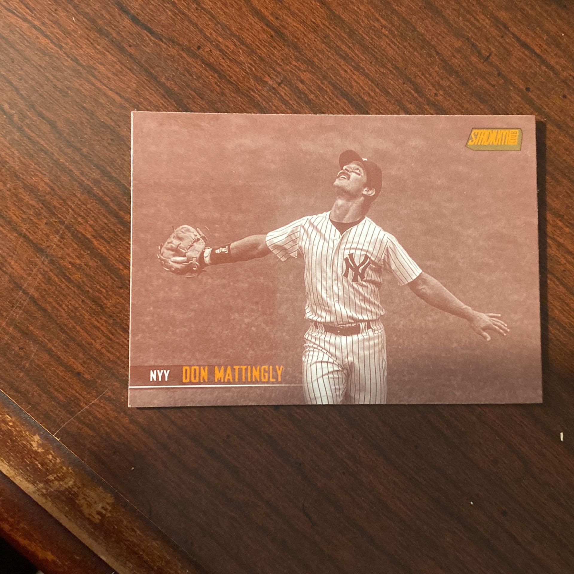 Don Mattingly New York Yankees Topps Baseball Card