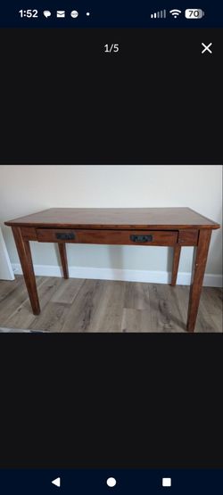 Desk with Keyboard drawer