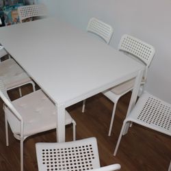 Living Room Table With Chairs 