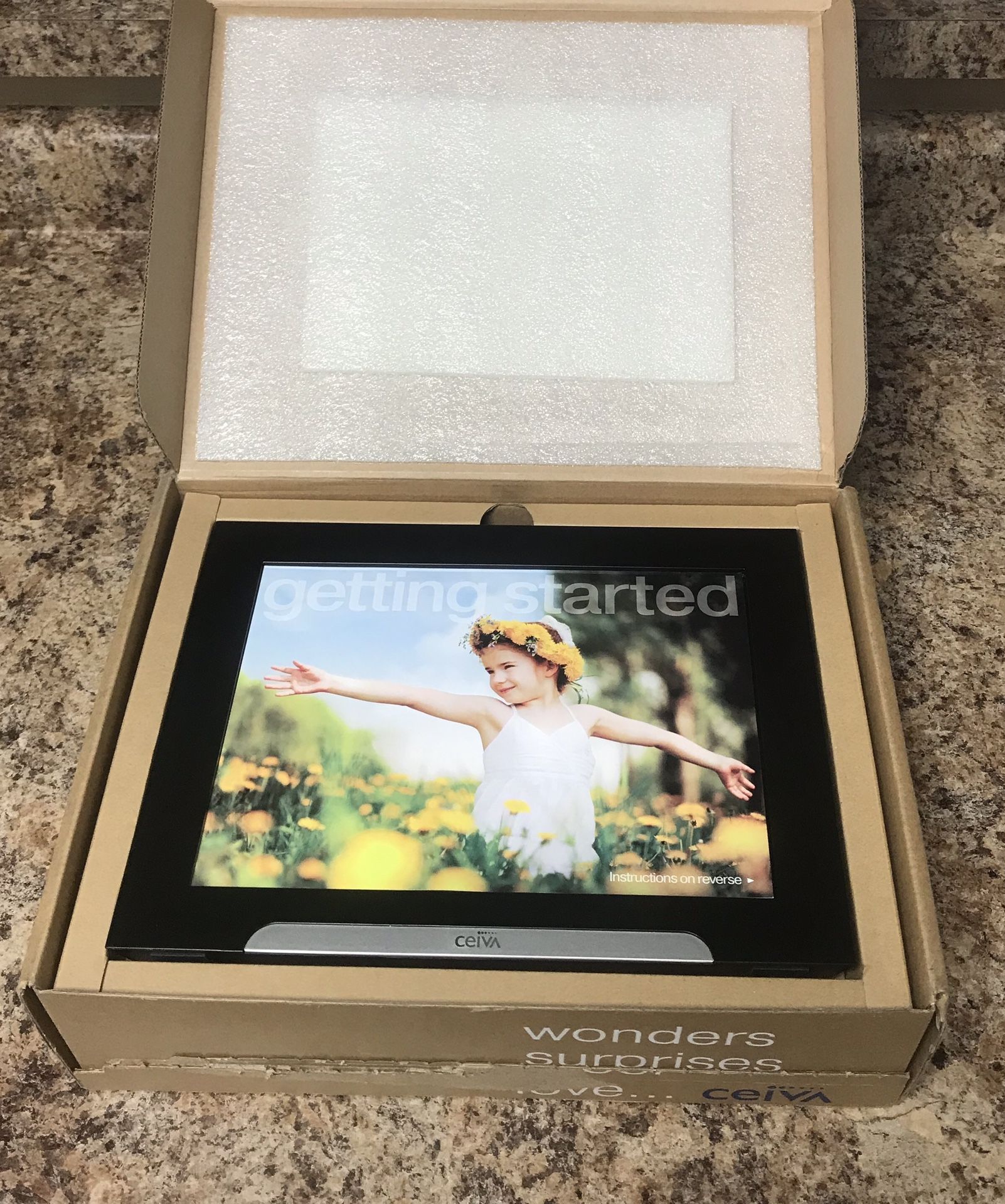 Digital photo frame