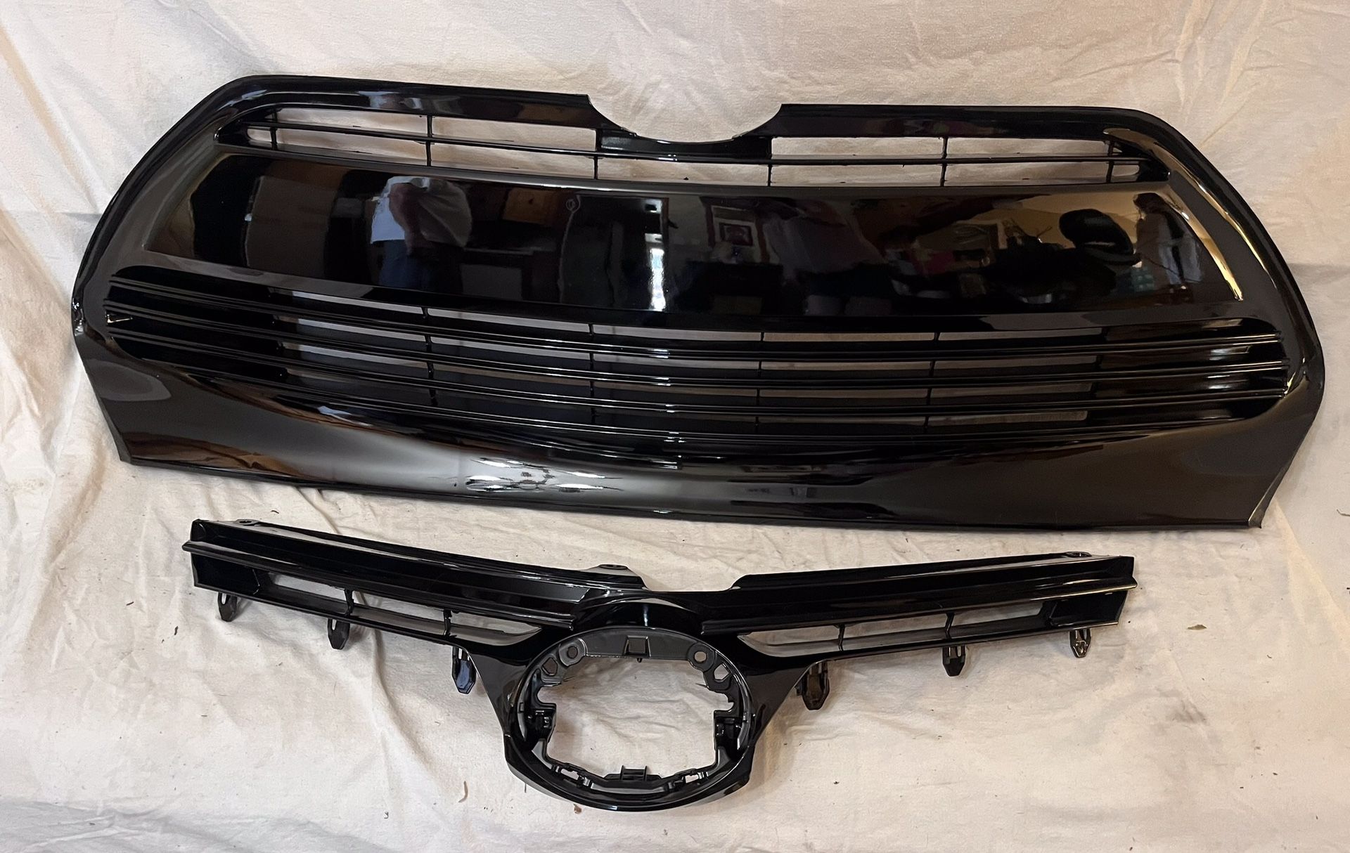 Toyota Corolla LE/XLE 2017-19 Front Upper And Lower Grille Gloss Black