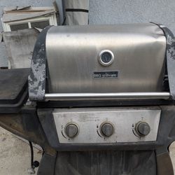 BBQ Grillware 3 Burner Propane Barbecue With Sideburner
